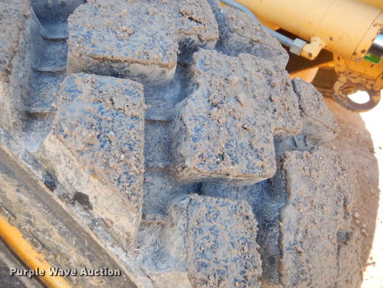 image for item GB9579 2003 Komatsu WB140-2 backhoe