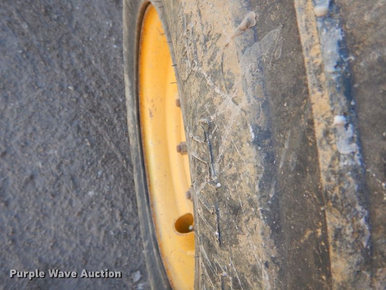 image for item GB9579 2003 Komatsu WB140-2 backhoe