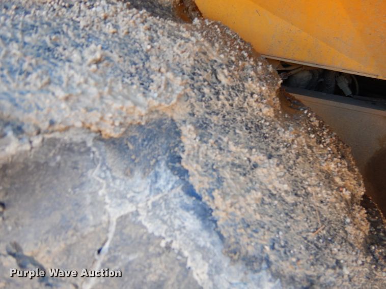 image for item GB9579 2003 Komatsu WB140-2 backhoe