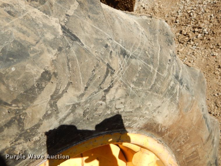 image for item GB9579 2003 Komatsu WB140-2 backhoe