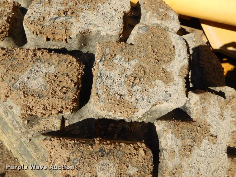 image for item GB9579 2003 Komatsu WB140-2 backhoe