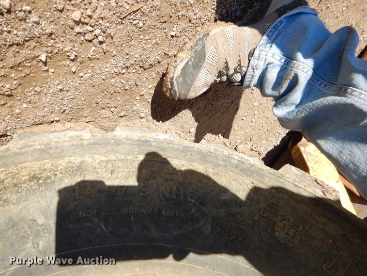 image for item GB9579 2003 Komatsu WB140-2 backhoe