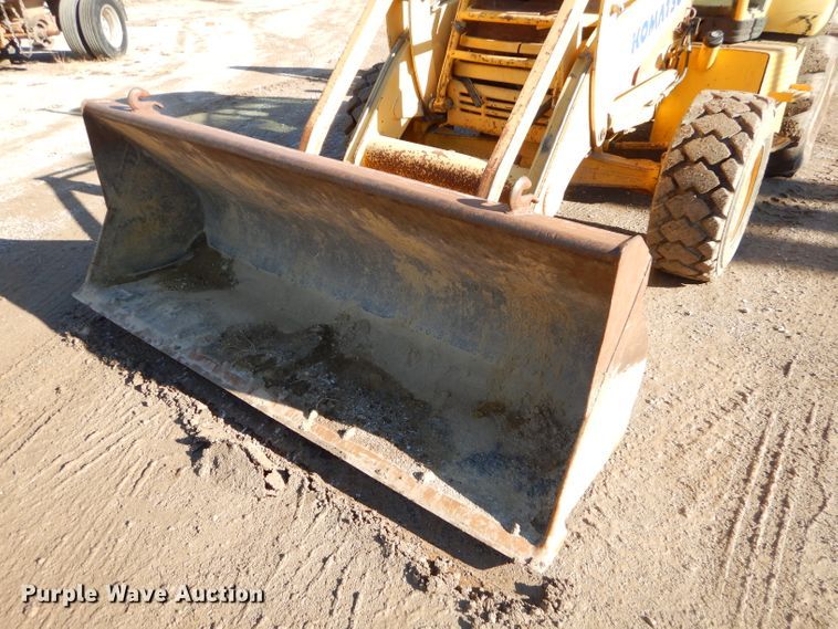 image for item GB9579 2003 Komatsu WB140-2 backhoe