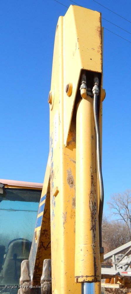 image for item GB9579 2003 Komatsu WB140-2 backhoe