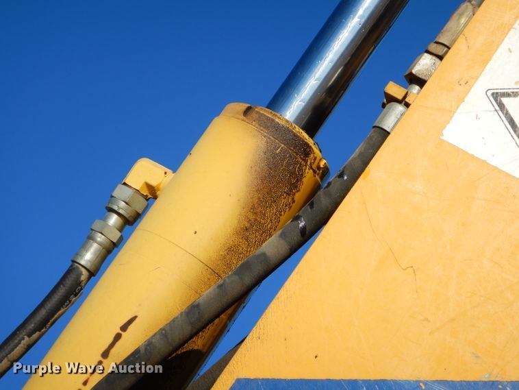 image for item GB9579 2003 Komatsu WB140-2 backhoe