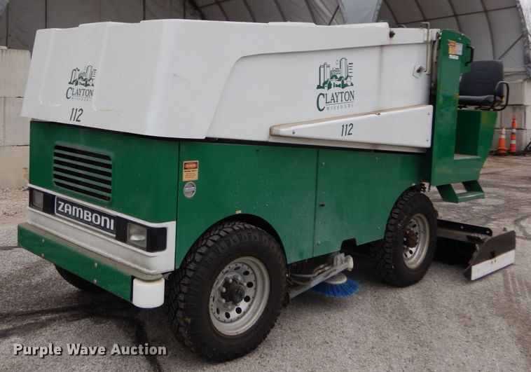 image for item GC9468 2008 Zamboni 545 ice resurfacer