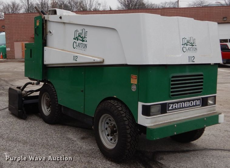 image for item GC9468 2008 Zamboni 545 ice resurfacer