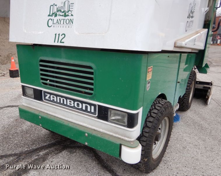 image for item GC9468 2008 Zamboni 545 ice resurfacer