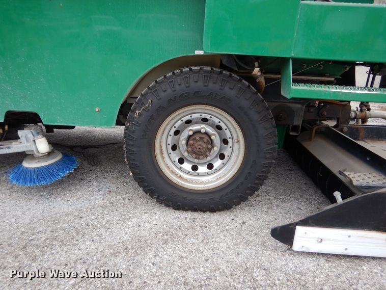 image for item GC9468 2008 Zamboni 545 ice resurfacer