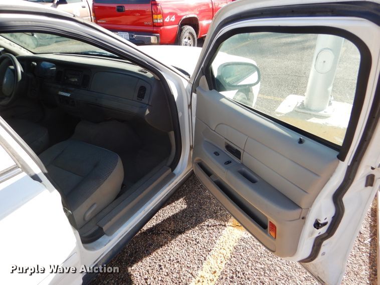 image for item GE9597 2007 Ford Crown Victoria Police Interceptor