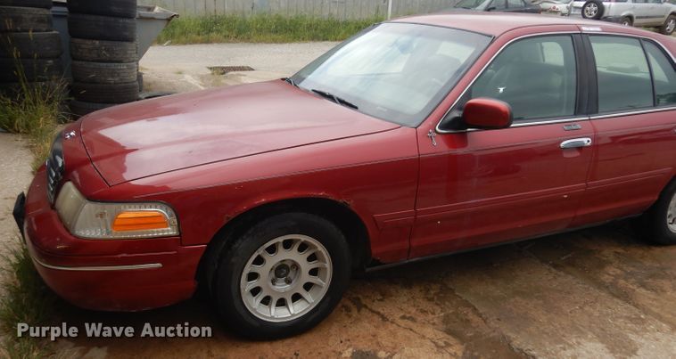 image for item GG9198 2001 Ford Crown Victoria