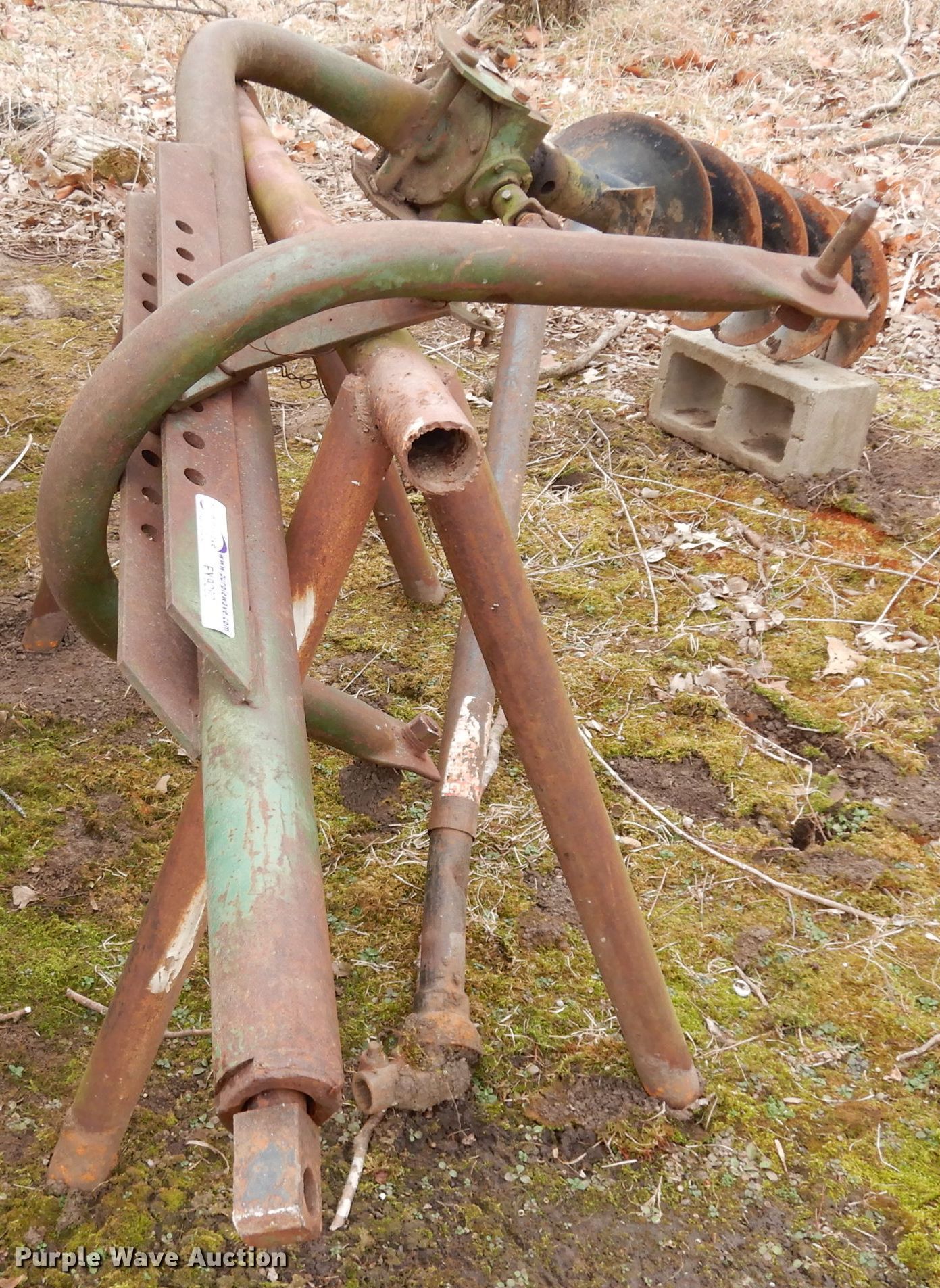 John Deere post hole auger in Clinton, KS Item FY9260 sold Purple Wave