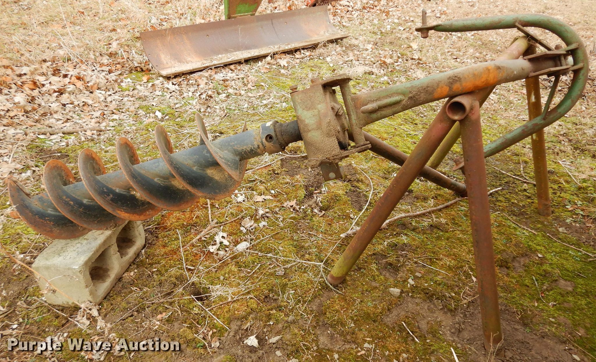 John Deere post hole auger in Clinton, KS Item FY9260 sold Purple Wave
