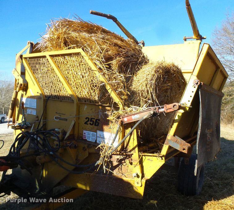 image for item DD1982 HayBuster 256 Plus II bale processor