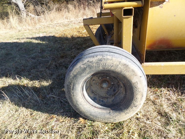 image for item DD1982 HayBuster 256 Plus II bale processor