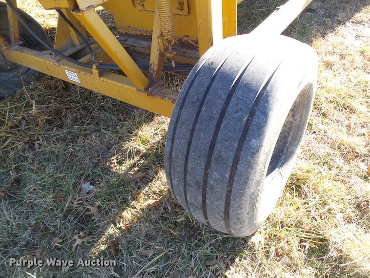 image for item DD1982 HayBuster 256 Plus II bale processor