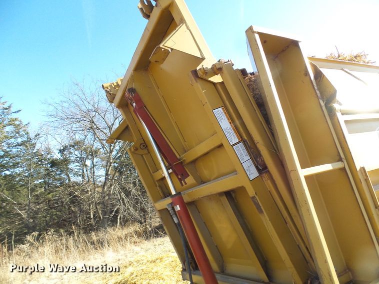 image for item DD1982 HayBuster 256 Plus II bale processor