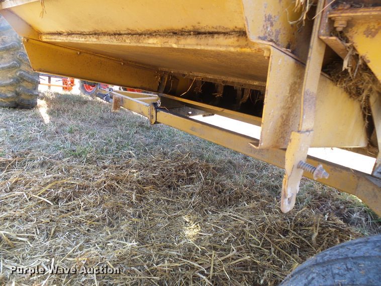 image for item DD1982 HayBuster 256 Plus II bale processor