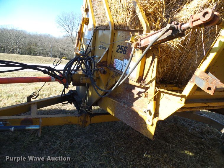 image for item DD1982 HayBuster 256 Plus II bale processor