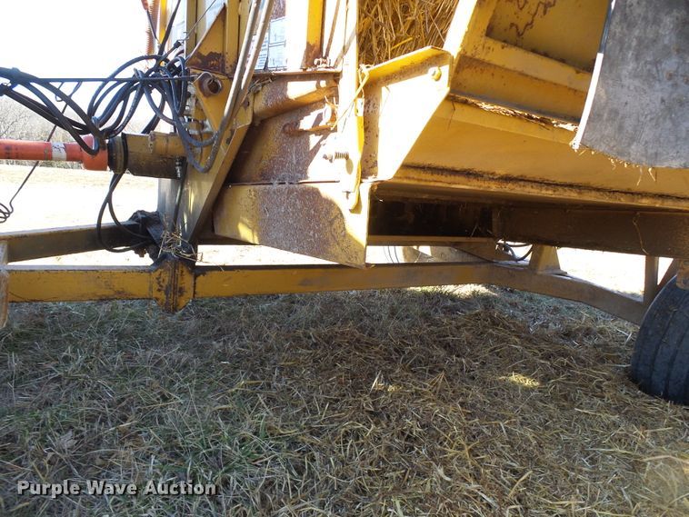 image for item DD1982 HayBuster 256 Plus II bale processor