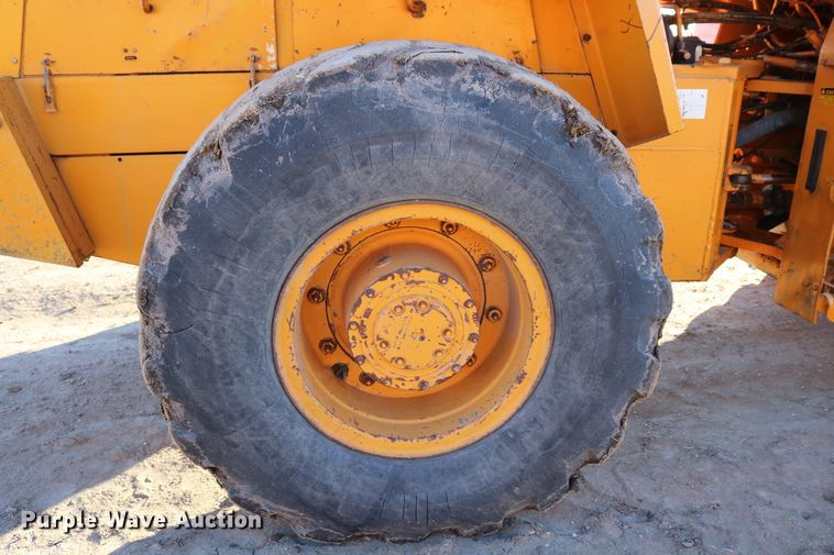 image for item DD6075 1977 Case W24B wheel loader
