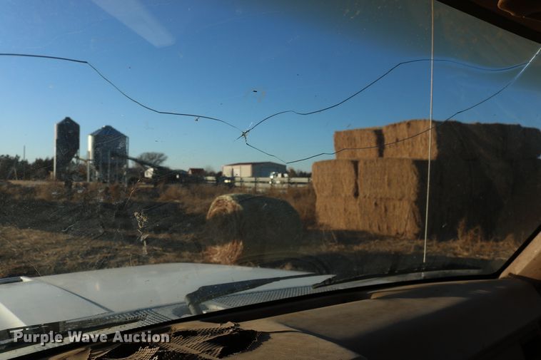 image for item DD6076 1988 Ford F700 feed mixer truck