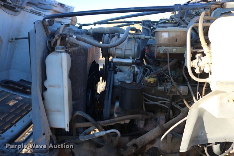 image for item DD6076 1988 Ford F700 feed mixer truck