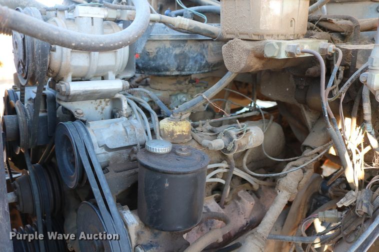 image for item DD6076 1988 Ford F700 feed mixer truck