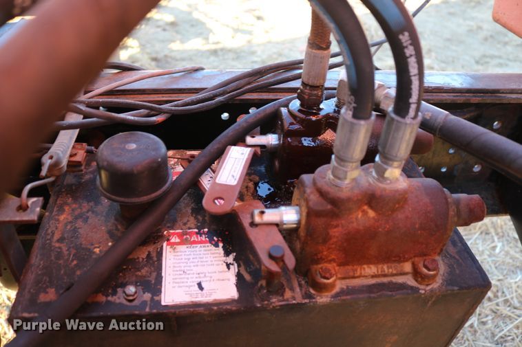 image for item DD6076 1988 Ford F700 feed mixer truck