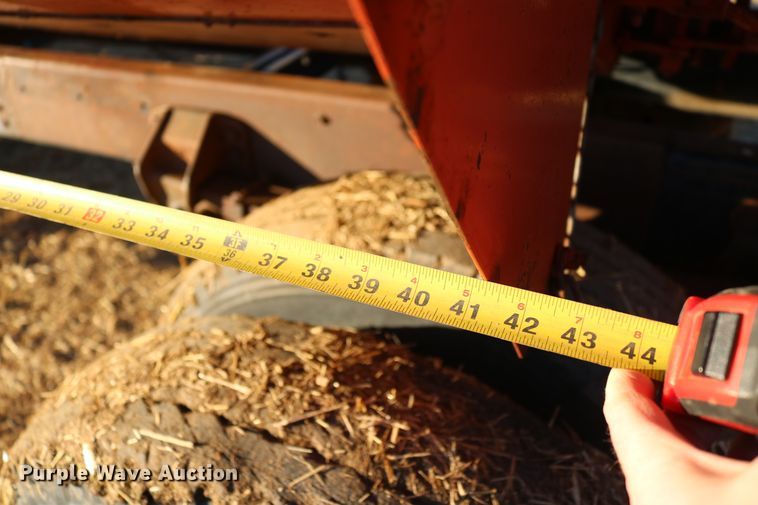 image for item DD6076 1988 Ford F700 feed mixer truck