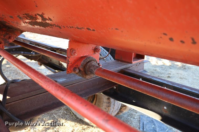 image for item DD6076 1988 Ford F700 feed mixer truck