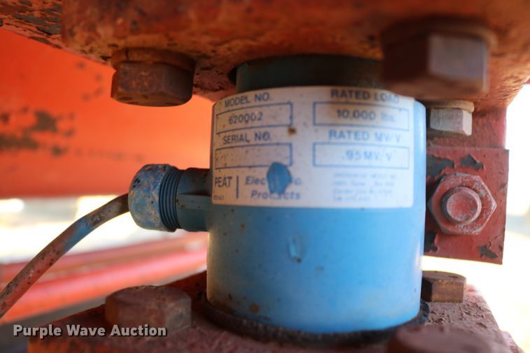 image for item DD6076 1988 Ford F700 feed mixer truck