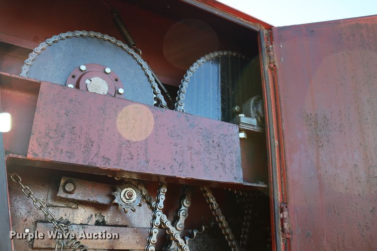 image for item DD6076 1988 Ford F700 feed mixer truck