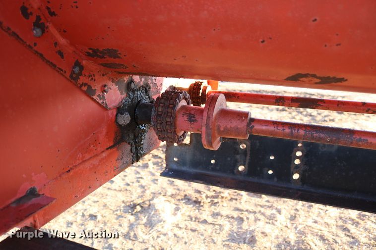 image for item DD6076 1988 Ford F700 feed mixer truck