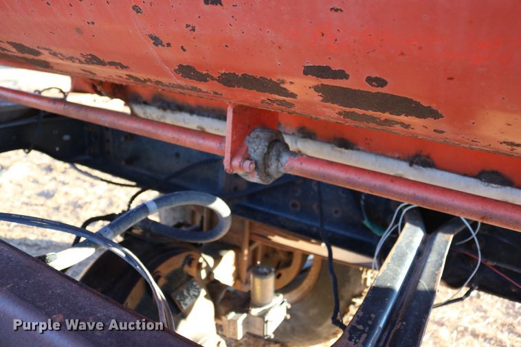 image for item DD6076 1988 Ford F700 feed mixer truck