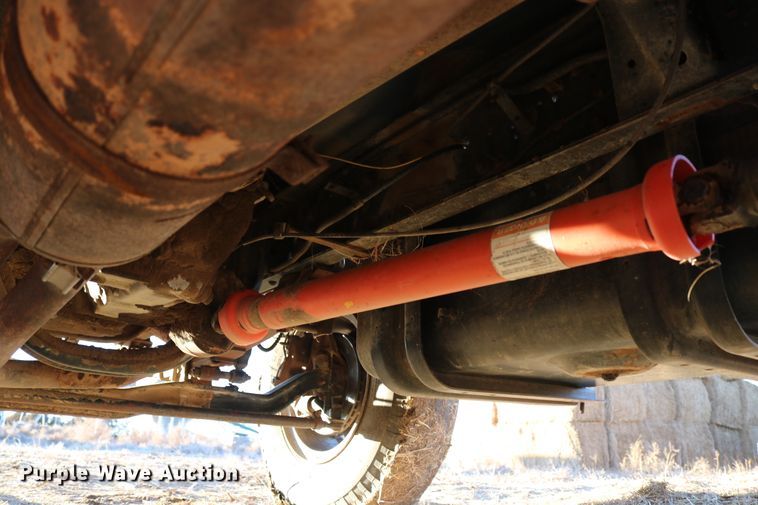 image for item DD6076 1988 Ford F700 feed mixer truck