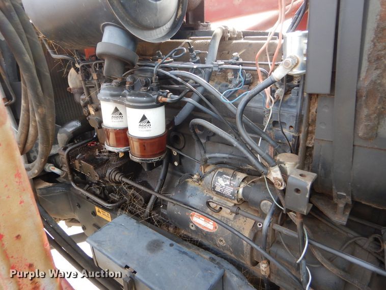 image for item DE1320 1976 White 2-105 Field Boss tractor