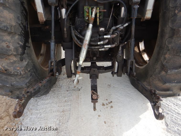 image for item DE1320 1976 White 2-105 Field Boss tractor