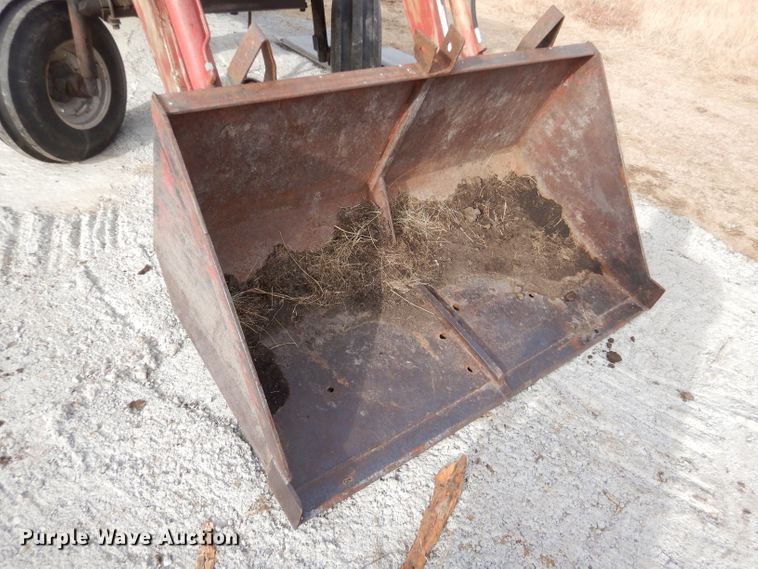 image for item DE1320 1976 White 2-105 Field Boss tractor