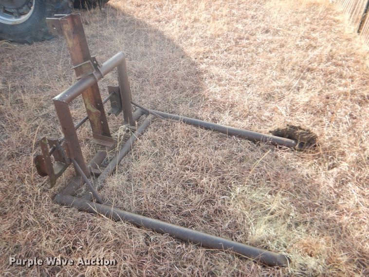 image for item DE1320 1976 White 2-105 Field Boss tractor