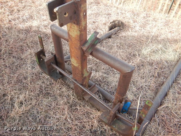 image for item DE1320 1976 White 2-105 Field Boss tractor