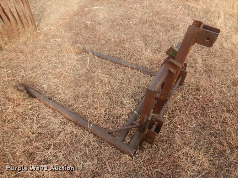 image for item DE1320 1976 White 2-105 Field Boss tractor