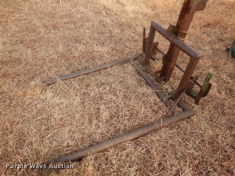 image for item DE1320 1976 White 2-105 Field Boss tractor