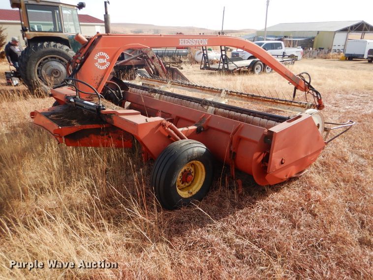 image for item DE1323 Hesston 1014 Hydro Swing windrower
