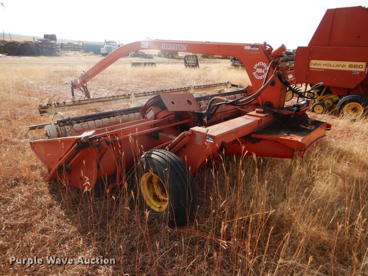 image for item DE1323 Hesston 1014 Hydro Swing windrower