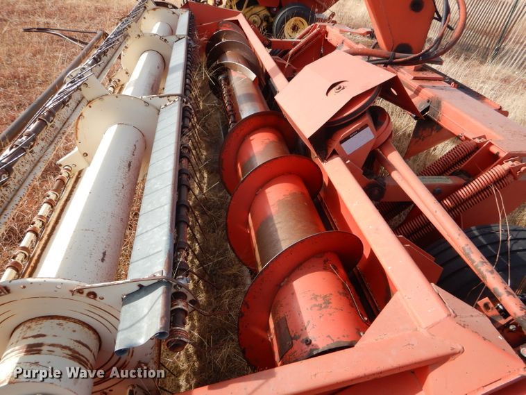 image for item DE1323 Hesston 1014 Hydro Swing windrower