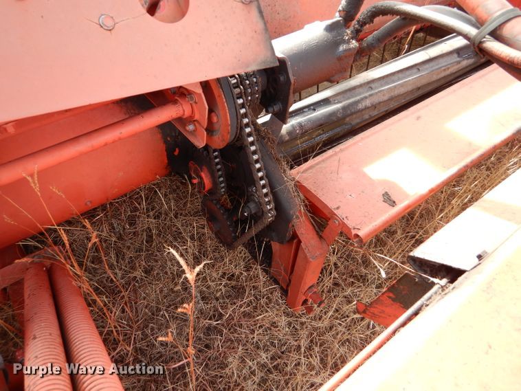 image for item DE1323 Hesston 1014 Hydro Swing windrower
