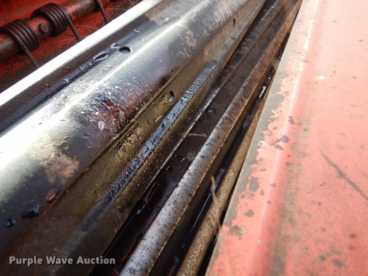 image for item DE1323 Hesston 1014 Hydro Swing windrower