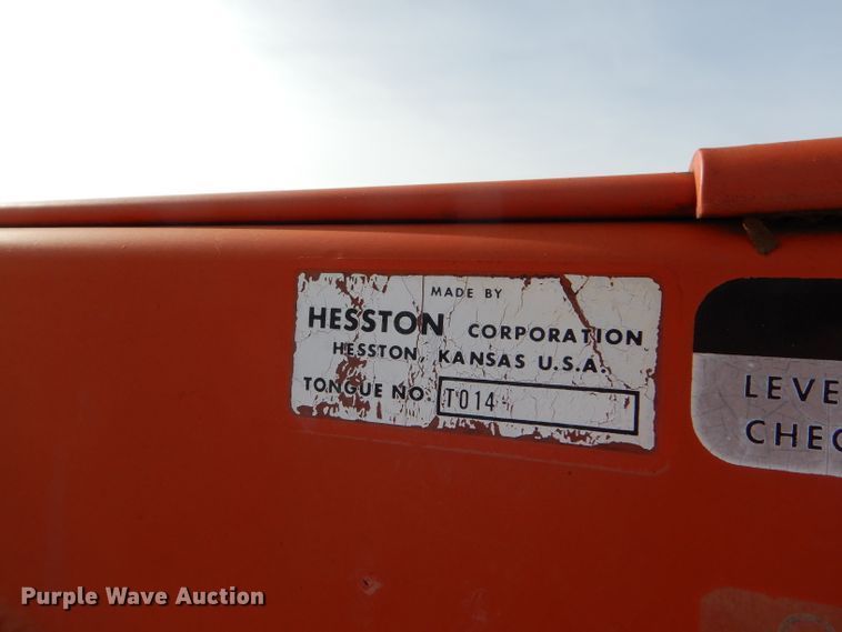 image for item DE1323 Hesston 1014 Hydro Swing windrower