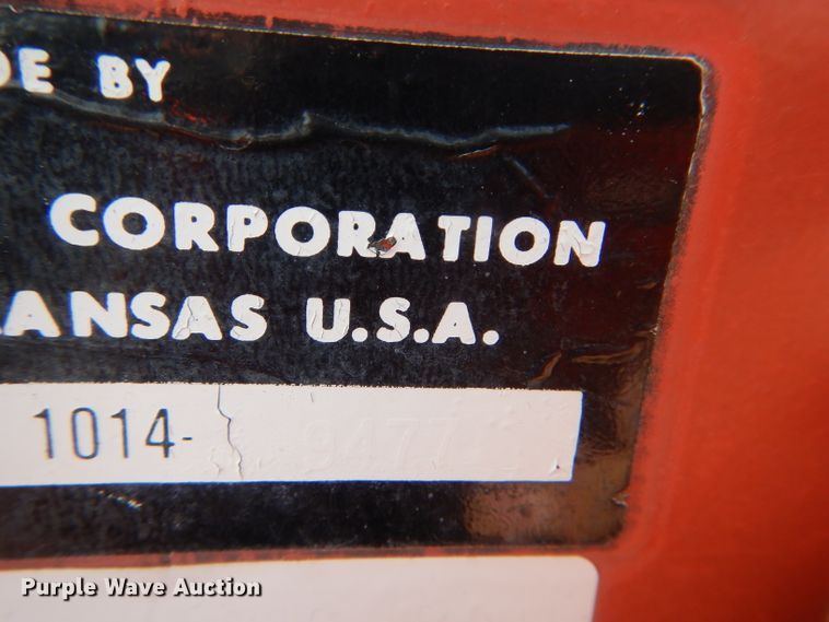 image for item DE1323 Hesston 1014 Hydro Swing windrower